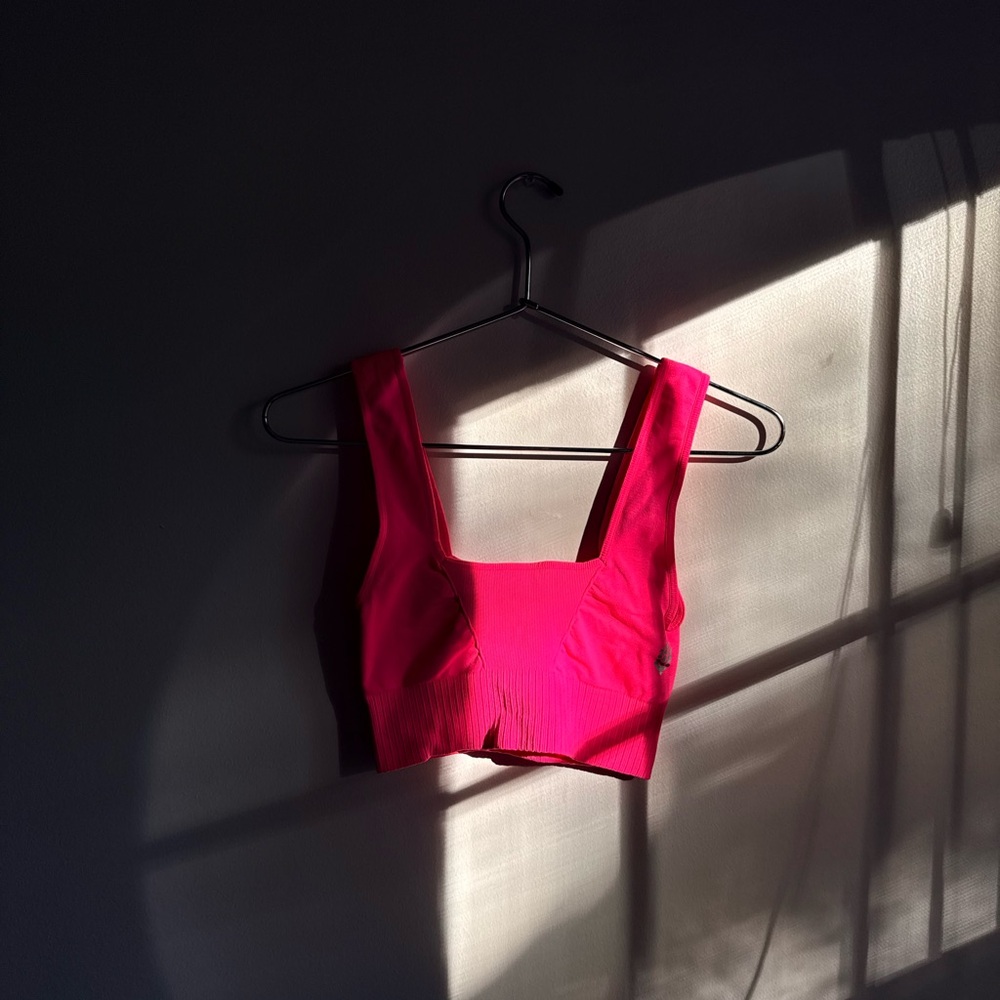 FP MOVEMENT BY FREE PEOPLE GOOD KARMA SQUARE NECK BRA TOP IN NEON PINK XS/S NWOT